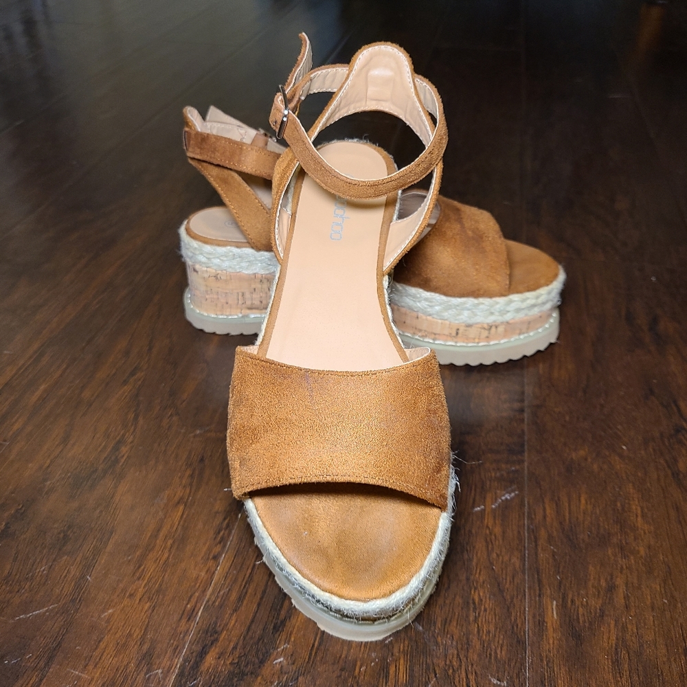 BOOHOO Tan Flatform Sandals